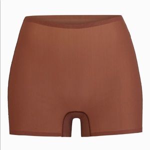 NWT - SKIMS Everyday Boyshort; Jasper; Small